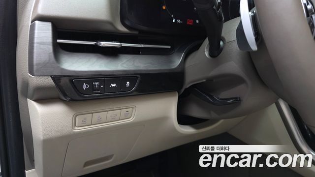 Kia Canival 2023 — photo 31