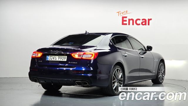 Maserati Quattroporte 2018 — photo 2