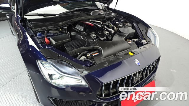 Maserati Quattroporte 2018 — photo 6