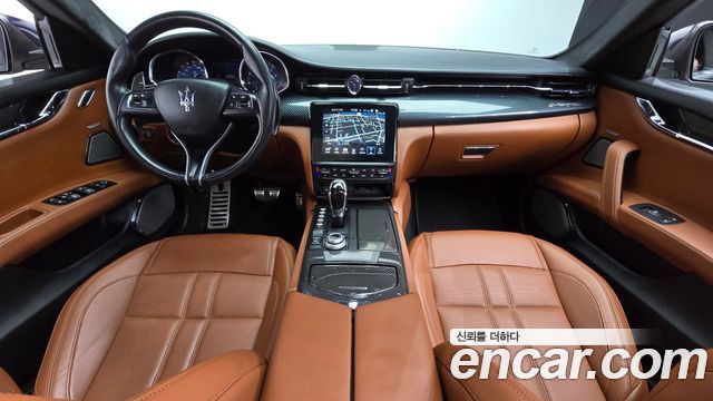 Maserati Quattroporte 2018 — photo 7