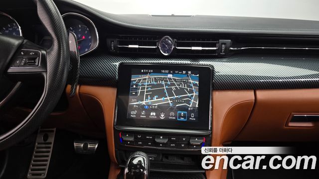 Maserati Quattroporte 2018 — photo 13