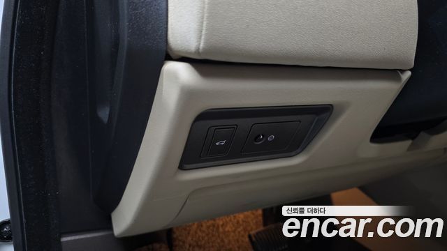 Land Rover Range Rover Evoque 2018 — photo 16