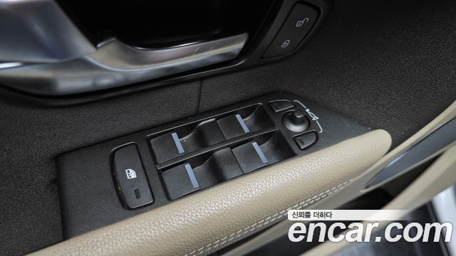 Land Rover Range Rover Evoque 2018 — photo 17