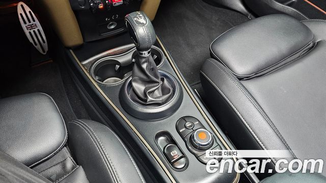 Mini Countryman 2018 — photo 12