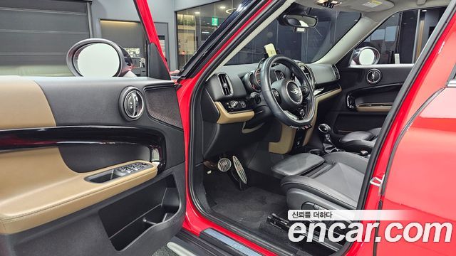 Mini Countryman 2018 — photo 13