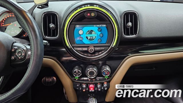 Mini Countryman 2018 — photo 20