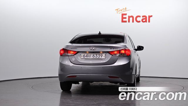 Hyundai AVANTE 2012 — photo 4