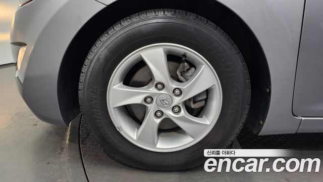 Hyundai AVANTE 2012 — photo 5