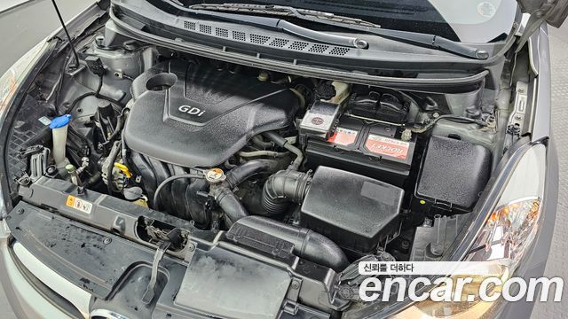 Hyundai AVANTE 2012 — photo 6