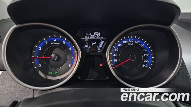 Hyundai AVANTE 2012 — photo 8