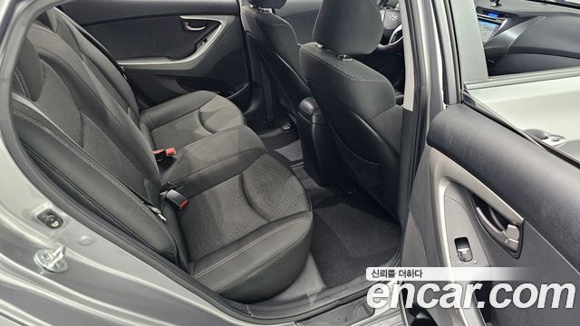 Hyundai AVANTE 2012 — photo 11