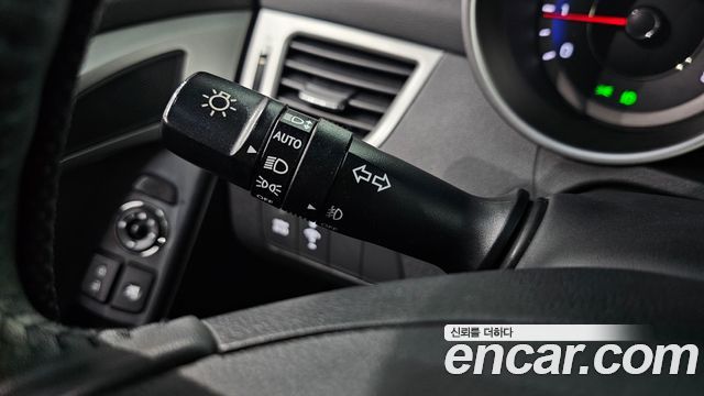 Hyundai AVANTE 2012 — photo 13