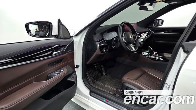 BMW Gran Turismo 2024 — photo 13