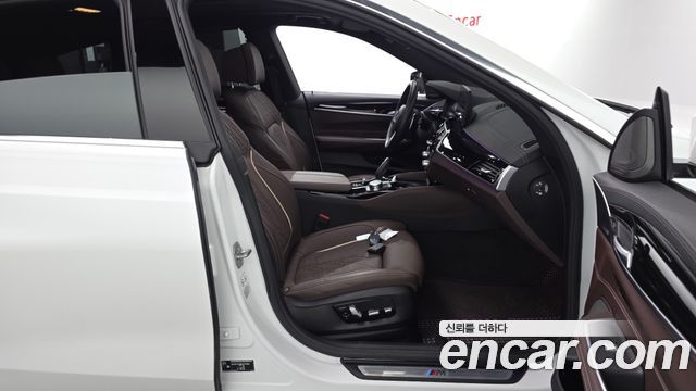 BMW Gran Turismo 2024 — photo 16