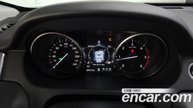 Land Rover Discovery Sport 2017 — photo 8