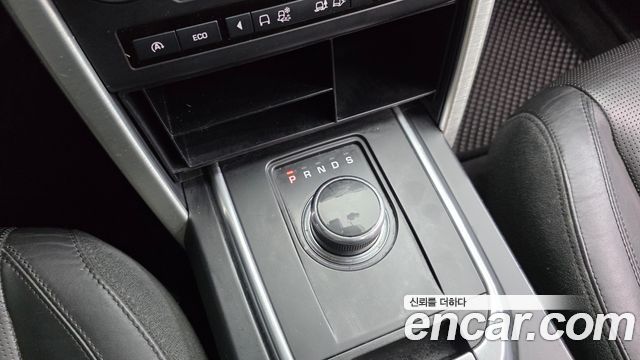 Land Rover Discovery Sport 2017 — photo 9