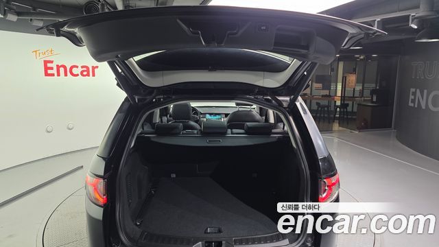 Land Rover Discovery Sport 2017 — photo 20