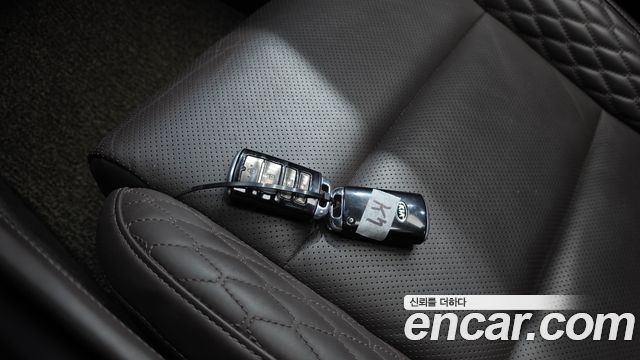 Kia K7 2017 — photo 21