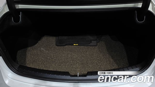 Kia K7 2017 — photo 25