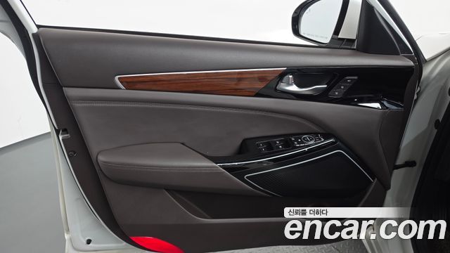 Kia K7 2017 — photo 14