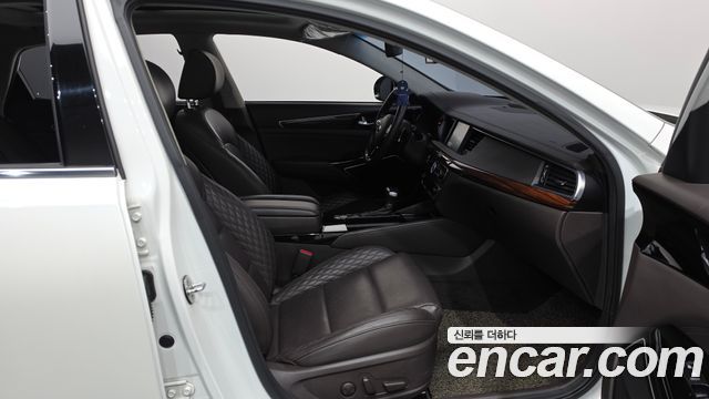 Kia K7 2017 — photo 16