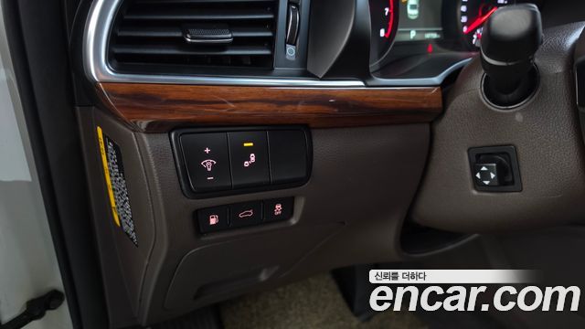 Kia K7 2017 — photo 27