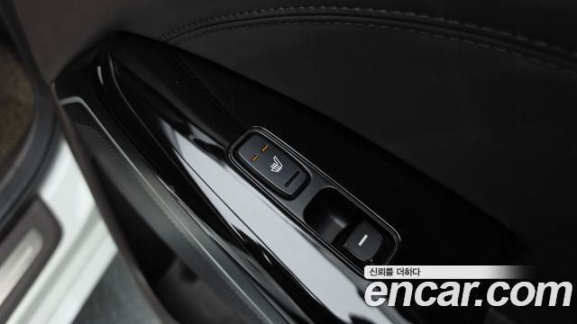 Kia K7 2017 — photo 30