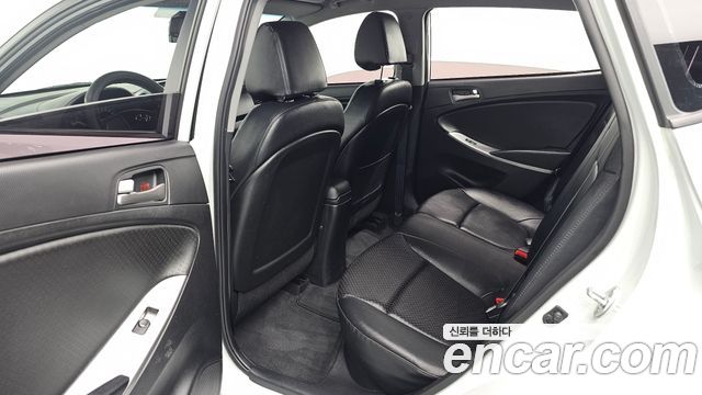 Hyundai Accent 2019 — photo 12