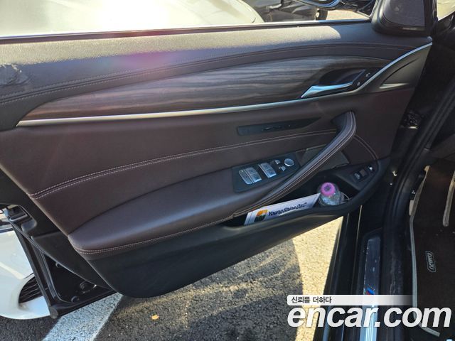 BMW 5-Series 2021 — photo 4