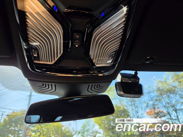 BMW 5-Series 2021 — photo 12