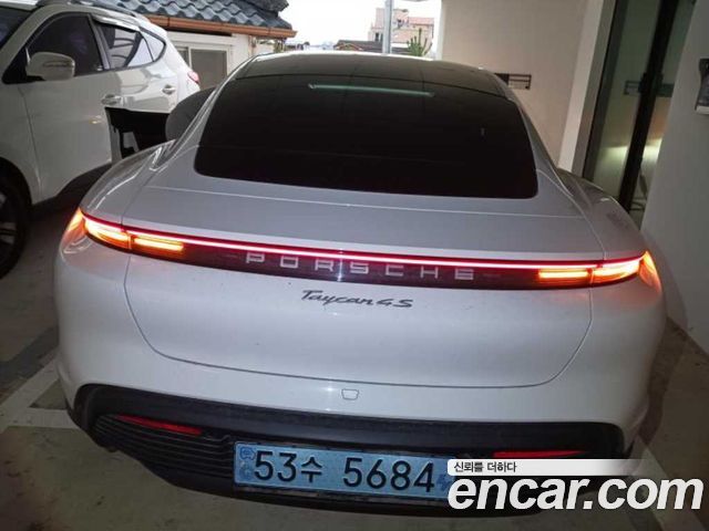 Porsche Taycan 2021 — photo 3