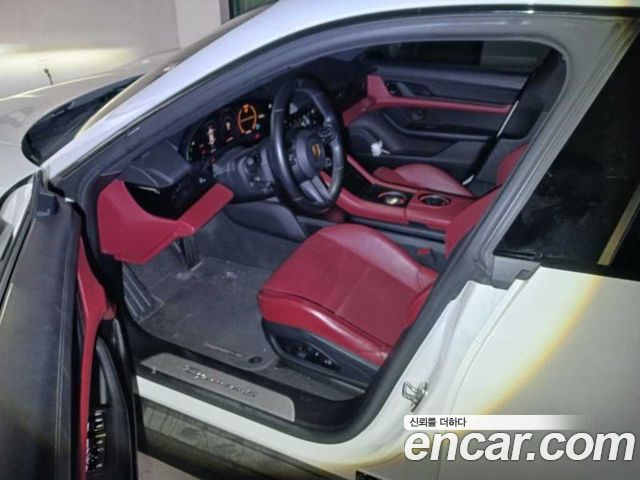 Porsche Taycan 2021 — photo 9