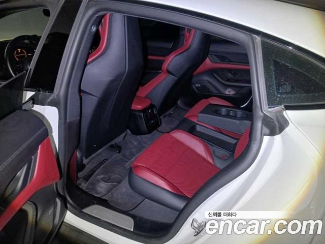 Porsche Taycan 2021 — photo 10