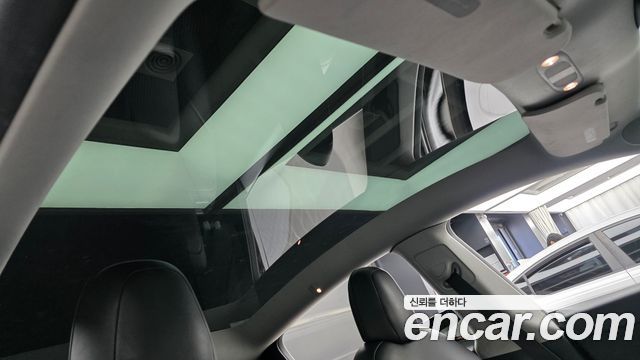 Tesla Model Y 2021 — photo 17