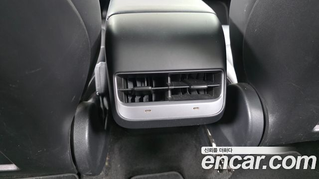 Tesla Model Y 2021 — photo 19