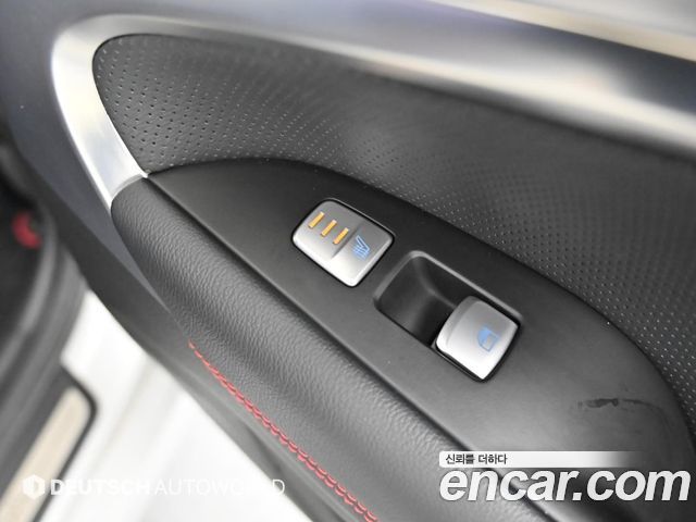 Genesis G70 2018 — photo 16