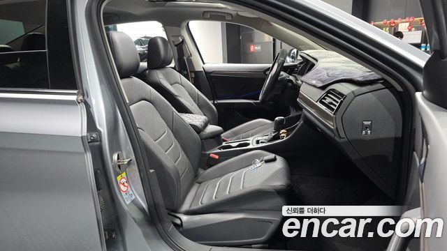 Volkswagen Jetta 2021 — photo 18