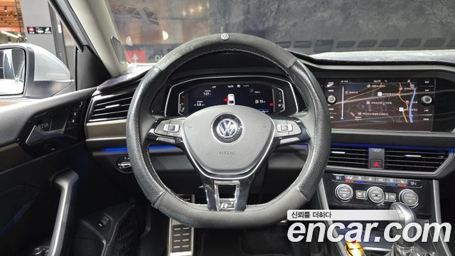 Volkswagen Jetta 2021 — photo 19
