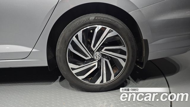 Volkswagen Jetta 2021 — photo 7