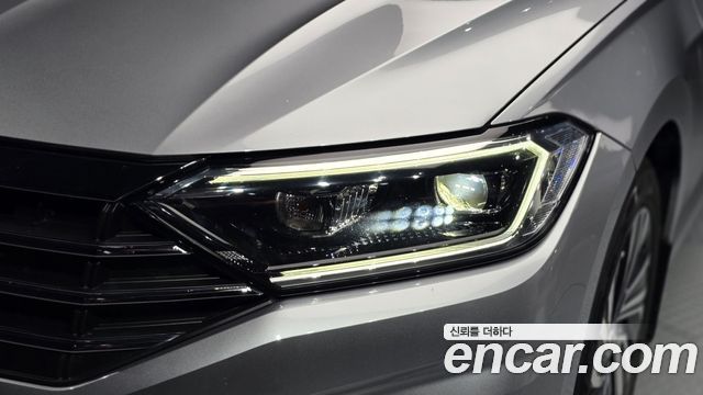 Volkswagen Jetta 2021 — photo 8