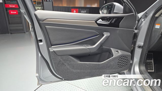 Volkswagen Jetta 2021 — photo 14