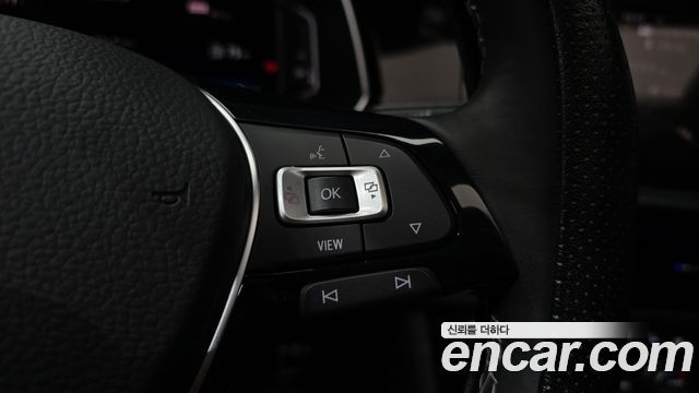 Volkswagen Jetta 2021 — photo 32