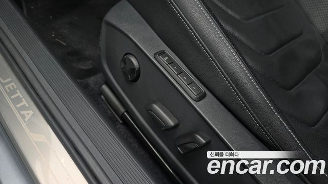 Volkswagen Jetta 2021 — photo 35