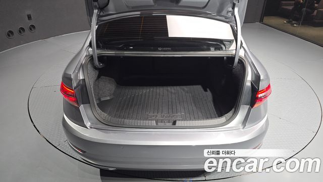 Volkswagen Jetta 2021 — photo 37