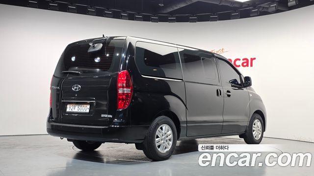 Hyundai Starex 2018 — photo 2