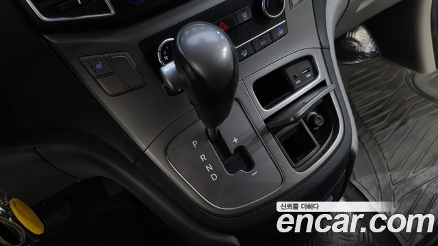 Hyundai Starex 2018 — photo 9