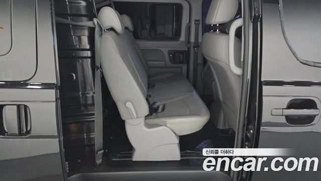 Hyundai Starex 2018 — photo 12