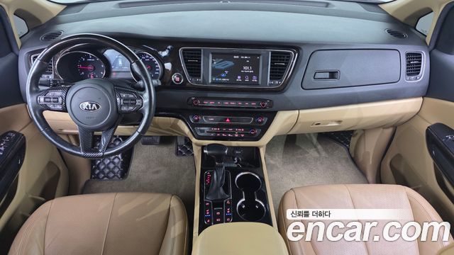 Kia Canival 2019 — photo 10