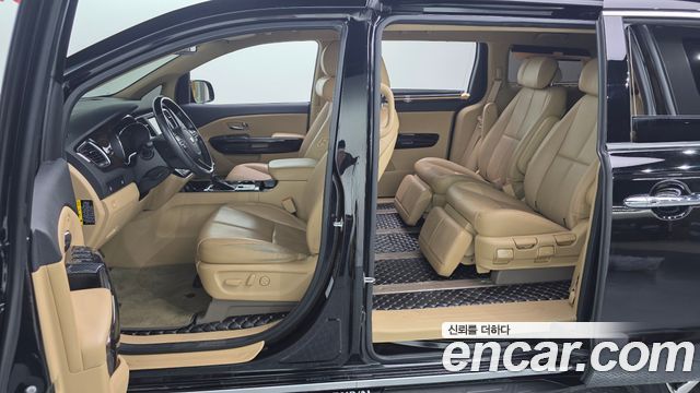 Kia Canival 2019 — photo 17