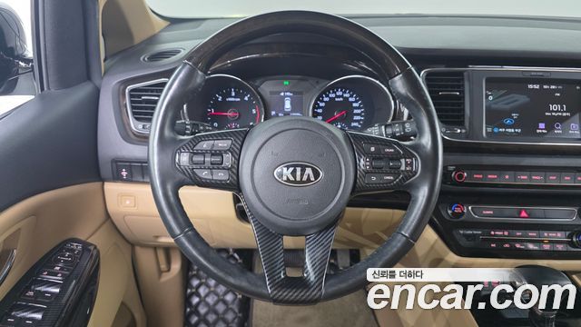 Kia Canival 2019 — photo 19